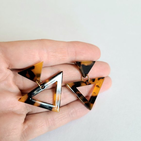 Acrylic geometrical earrings. - Picture 3 of 4